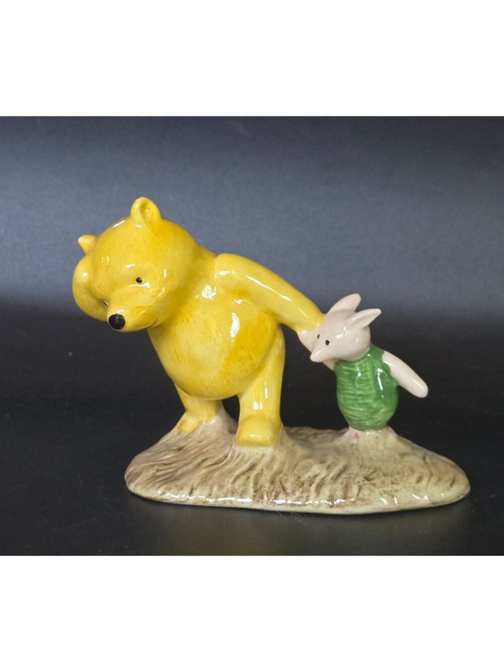 Royal Doulton Winnie The Pooh & Piglet Figurine "The Windy Day" WP2 Disney Colle